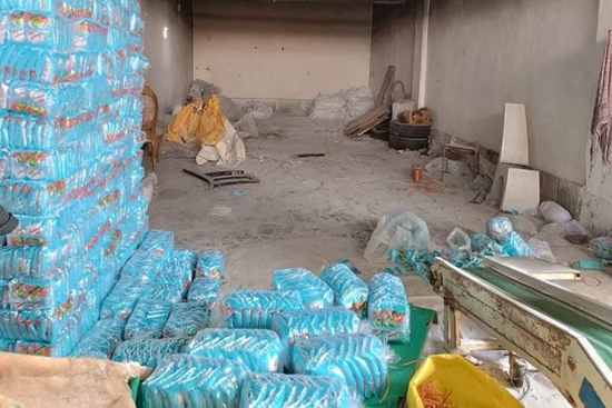 کشف و پلمپ کارگاه غیر مجاز تولید و بسته بندی نمک خوراکی در شهرستان اسلامشهر 